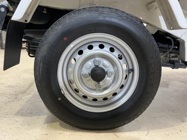 ハイゼットトラックジャンボスタンダード ワンオーナー 4WD ラジオデッキワンオーナー 4WD CVT ラジオデッキ 3方開 前後コーナーセンサー オートマチックハイビーム 衝突軽減ブレーキ スペアキー 横滑り防止装置 アイドリングストップ オートライト 12V電源ソケット(京都府)の中古車