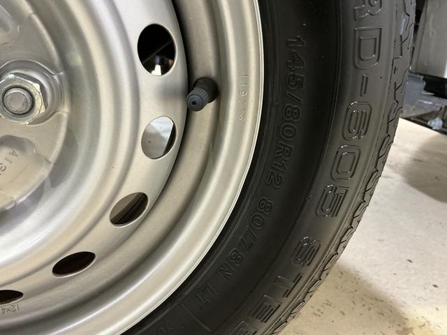 ハイゼットトラックジャンボスタンダード ワンオーナー 4WD ラジオデッキワンオーナー 4WD CVT ラジオデッキ 3方開 前後コーナーセンサー オートマチックハイビーム 衝突軽減ブレーキ スペアキー 横滑り防止装置 アイドリングストップ オートライト 12V電源ソケット(京都府)の中古車