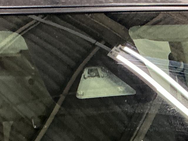 パッソモーダ　Ｓ　ワンオーナー　ナビ　バックカメラ　ツートンワンオーナー　ナビ　バックカメラ　Ｂｌｕｅｔｏｏｔｈ　ツートンカラー／ルーフ黒　衝突軽減ブレーキ　ＬＥＤヘッドライト　プッシュスタート　横滑り防止装置　スペアキー　アイドリングストップ　オートエアコン（京都府）の中古車