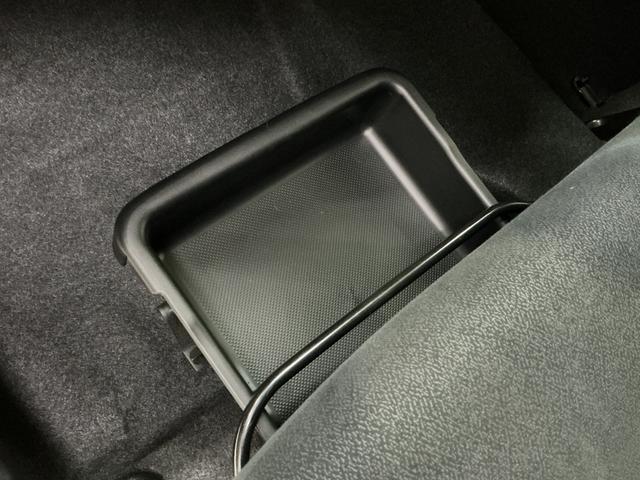 パッソモーダ　Ｓ　ワンオーナー　ナビ　バックカメラ　ツートンワンオーナー　ナビ　バックカメラ　Ｂｌｕｅｔｏｏｔｈ　ツートンカラー／ルーフ黒　衝突軽減ブレーキ　ＬＥＤヘッドライト　プッシュスタート　横滑り防止装置　スペアキー　アイドリングストップ　オートエアコン（京都府）の中古車