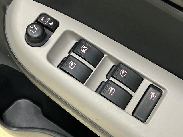 パッソモーダ　Ｓ　ワンオーナー　ナビ　バックカメラ　ツートンワンオーナー　ナビ　バックカメラ　Ｂｌｕｅｔｏｏｔｈ　ツートンカラー／ルーフ黒　衝突軽減ブレーキ　ＬＥＤヘッドライト　プッシュスタート　横滑り防止装置　スペアキー　アイドリングストップ　オートエアコン（京都府）の中古車