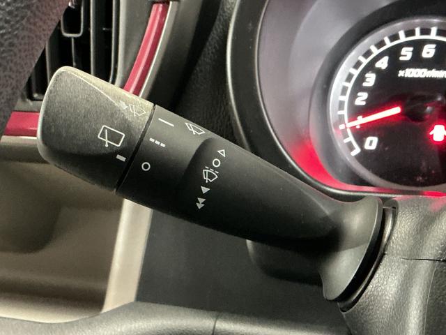 パッソモーダ　Ｓ　ワンオーナー　ナビ　バックカメラ　ツートンワンオーナー　ナビ　バックカメラ　Ｂｌｕｅｔｏｏｔｈ　ツートンカラー／ルーフ黒　衝突軽減ブレーキ　ＬＥＤヘッドライト　プッシュスタート　横滑り防止装置　スペアキー　アイドリングストップ　オートエアコン（京都府）の中古車