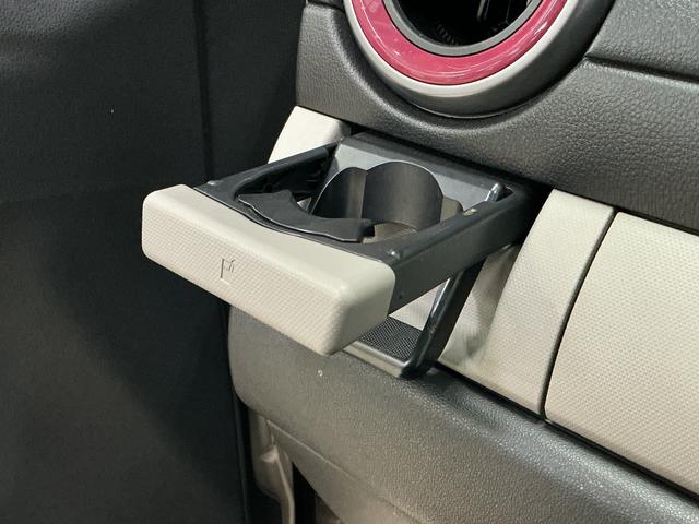 パッソモーダ　Ｓ　ワンオーナー　ナビ　バックカメラ　ツートンワンオーナー　ナビ　バックカメラ　Ｂｌｕｅｔｏｏｔｈ　ツートンカラー／ルーフ黒　衝突軽減ブレーキ　ＬＥＤヘッドライト　プッシュスタート　横滑り防止装置　スペアキー　アイドリングストップ　オートエアコン（京都府）の中古車