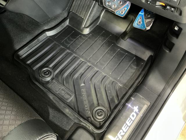 フリード+ハイブリッドハイブリッドG・ホンダセンシング ナビ バックカメラ ETCカーナビゲーション バックカメラ ETC 無限エアロ 後席両側電動スライドドア コーナーセンサー クルーズコントロール 前席シートヒーター ホンダセンシング オートエアコン キーフリー(京都府)の中古車