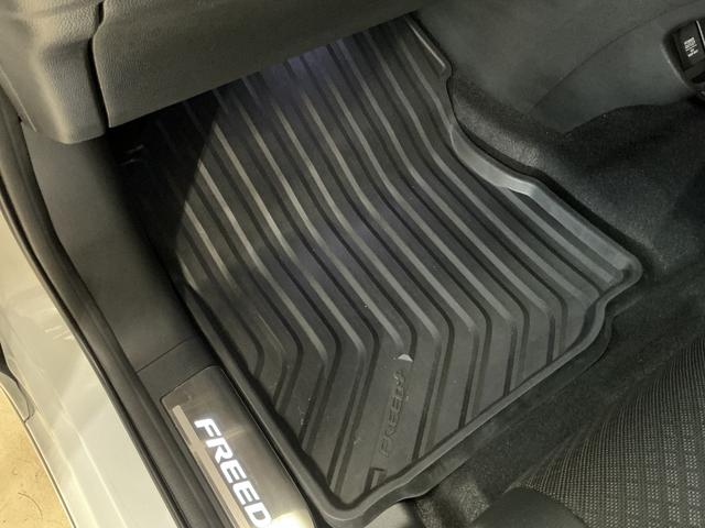 フリード+ハイブリッドハイブリッドG・ホンダセンシング ナビ バックカメラ ETCカーナビゲーション バックカメラ ETC 無限エアロ 後席両側電動スライドドア コーナーセンサー クルーズコントロール 前席シートヒーター ホンダセンシング オートエアコン キーフリー(京都府)の中古車