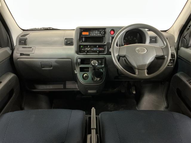 ハイゼットカーゴクルーズ　ワンオーナー　４ＷＤ　５速ＭＴ　ＣＤオーディオワンオーナー　４ＷＤ　５速ＭＴ　ＣＤオーディオ　ドアバイザー　スペアキー有り　ヘッドライトレべライザー　マニュアルエアコン　電動格納ドアミラー　シガーソケット　１２インチ社外アルミホイール（京都府）の中古車