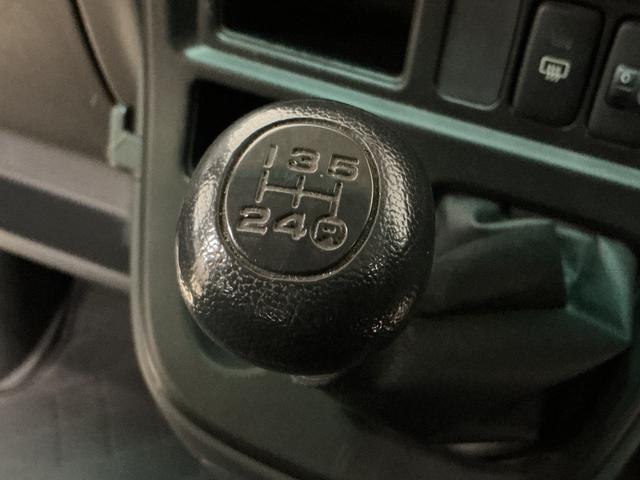 ハイゼットカーゴクルーズ　ワンオーナー　４ＷＤ　５速ＭＴ　ＣＤオーディオワンオーナー　４ＷＤ　５速ＭＴ　ＣＤオーディオ　ドアバイザー　スペアキー有り　ヘッドライトレべライザー　マニュアルエアコン　電動格納ドアミラー　シガーソケット　１２インチ社外アルミホイール（京都府）の中古車