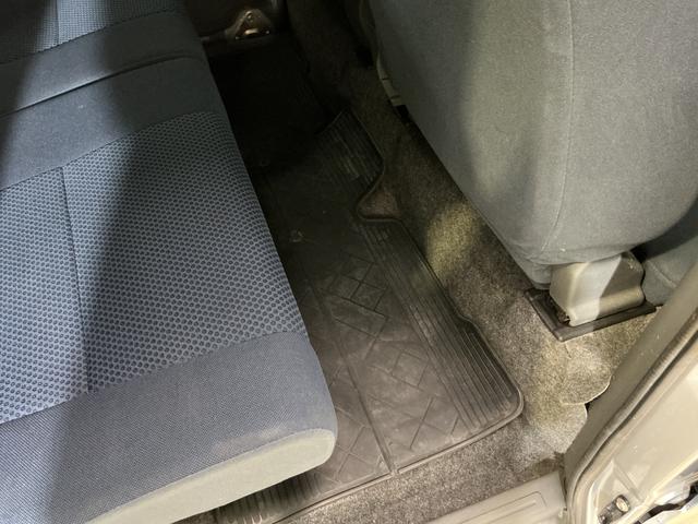 ハイゼットカーゴクルーズ　ワンオーナー　４ＷＤ　５速ＭＴ　ＣＤオーディオワンオーナー　４ＷＤ　５速ＭＴ　ＣＤオーディオ　ドアバイザー　スペアキー有り　ヘッドライトレべライザー　マニュアルエアコン　電動格納ドアミラー　シガーソケット　１２インチ社外アルミホイール（京都府）の中古車