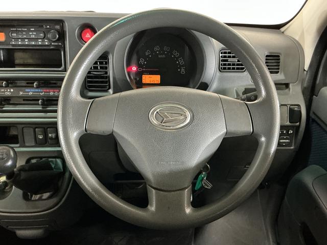 ハイゼットカーゴクルーズ　ワンオーナー　４ＷＤ　５速ＭＴ　ＣＤオーディオワンオーナー　４ＷＤ　５速ＭＴ　ＣＤオーディオ　ドアバイザー　スペアキー有り　ヘッドライトレべライザー　マニュアルエアコン　電動格納ドアミラー　シガーソケット　１２インチ社外アルミホイール（京都府）の中古車