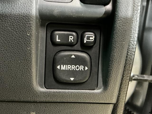 ハイゼットカーゴクルーズ　ワンオーナー　４ＷＤ　５速ＭＴ　ＣＤオーディオワンオーナー　４ＷＤ　５速ＭＴ　ＣＤオーディオ　ドアバイザー　スペアキー有り　ヘッドライトレべライザー　マニュアルエアコン　電動格納ドアミラー　シガーソケット　１２インチ社外アルミホイール（京都府）の中古車