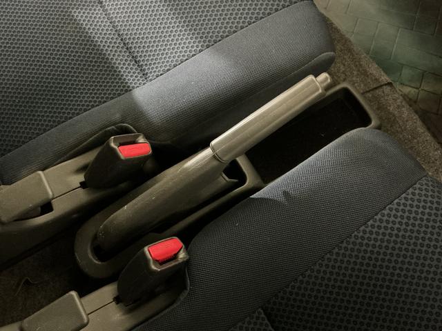 ハイゼットカーゴクルーズ　ワンオーナー　４ＷＤ　５速ＭＴ　ＣＤオーディオワンオーナー　４ＷＤ　５速ＭＴ　ＣＤオーディオ　ドアバイザー　スペアキー有り　ヘッドライトレべライザー　マニュアルエアコン　電動格納ドアミラー　シガーソケット　１２インチ社外アルミホイール（京都府）の中古車