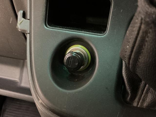 ハイゼットカーゴクルーズ　ワンオーナー　４ＷＤ　５速ＭＴ　ＣＤオーディオワンオーナー　４ＷＤ　５速ＭＴ　ＣＤオーディオ　ドアバイザー　スペアキー有り　ヘッドライトレべライザー　マニュアルエアコン　電動格納ドアミラー　シガーソケット　１２インチ社外アルミホイール（京都府）の中古車