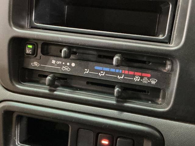 ハイゼットカーゴクルーズ　ワンオーナー　４ＷＤ　５速ＭＴ　ＣＤオーディオワンオーナー　４ＷＤ　５速ＭＴ　ＣＤオーディオ　ドアバイザー　スペアキー有り　ヘッドライトレべライザー　マニュアルエアコン　電動格納ドアミラー　シガーソケット　１２インチ社外アルミホイール（京都府）の中古車