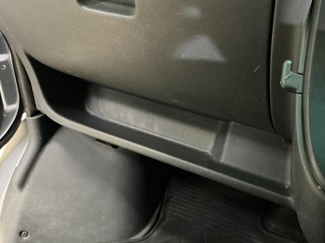 ハイゼットカーゴクルーズ　ワンオーナー　４ＷＤ　５速ＭＴ　ＣＤオーディオワンオーナー　４ＷＤ　５速ＭＴ　ＣＤオーディオ　ドアバイザー　スペアキー有り　ヘッドライトレべライザー　マニュアルエアコン　電動格納ドアミラー　シガーソケット　１２インチ社外アルミホイール（京都府）の中古車