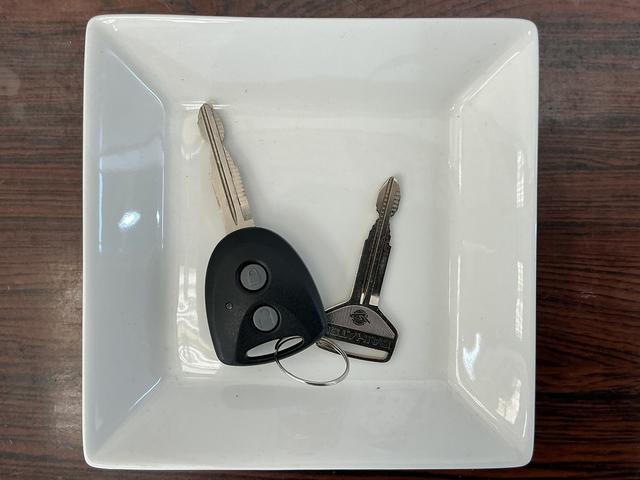 ミライースＧ　ワンオーナー　ＣＤオーディオ　純正アルミホイールワンオーナー　ＣＤオーディオ　１４インチ純正アルミホイール　ドアバイザー　キーレスエントリー　スペアキー有り　アイドリングストップ　横滑り防止装置　盗難防止装置　電動格納ドアミラー　１２Ｖ電源ソケット（京都府）の中古車