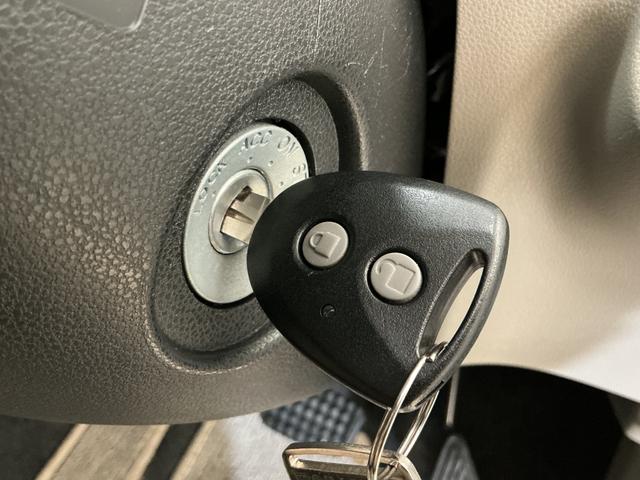 ミライースＧ　ワンオーナー　ＣＤオーディオ　純正アルミホイールワンオーナー　ＣＤオーディオ　１４インチ純正アルミホイール　ドアバイザー　キーレスエントリー　スペアキー有り　アイドリングストップ　横滑り防止装置　盗難防止装置　電動格納ドアミラー　１２Ｖ電源ソケット（京都府）の中古車