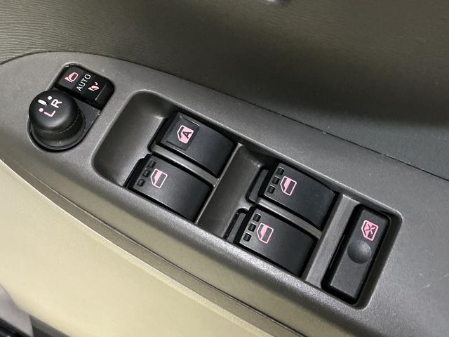 タントX ナビ フルセグチューナー ブルートゥース対応純正ナビ フルセグチューナー ブルートゥース対応 プッシュボタンエンジンスタート アイドリングストップ オートエアコン ホイールキャップ 電動格納式ドアミラー オートライト パワステ パワーウインドウ(京都府)の中古車