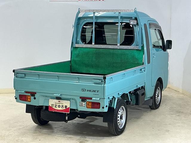 ハイゼットトラックジャンボＳＡIIIｔ　４ＷＤ　ＣＤオーディオ　４速オートマ車４ＷＤ　ＣＤオーディオ　４速オートマ車　リアコーナーセンサー　荷台作業灯　３方開　ＬＥＤヘッドライト　オートライト　ドアバイザー　フォグライト　キーレスエントリー　スペアキー有り　マニュアルエアコン（京都府）の中古車