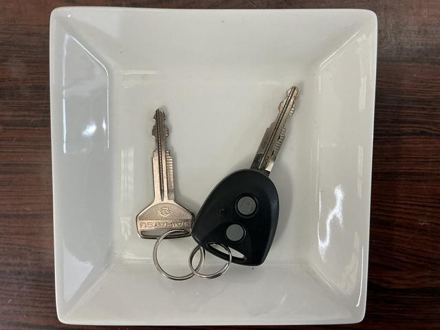 ハイゼットトラックジャンボＳＡIIIｔ　４ＷＤ　ＣＤオーディオ　４速オートマ車４ＷＤ　ＣＤオーディオ　４速オートマ車　リアコーナーセンサー　荷台作業灯　３方開　ＬＥＤヘッドライト　オートライト　ドアバイザー　フォグライト　キーレスエントリー　スペアキー有り　マニュアルエアコン（京都府）の中古車