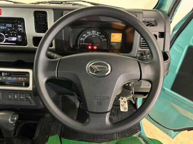 ハイゼットトラックジャンボＳＡIIIｔ　４ＷＤ　ＣＤオーディオ　４速オートマ車４ＷＤ　ＣＤオーディオ　４速オートマ車　リアコーナーセンサー　荷台作業灯　３方開　ＬＥＤヘッドライト　オートライト　ドアバイザー　フォグライト　キーレスエントリー　スペアキー有り　マニュアルエアコン（京都府）の中古車