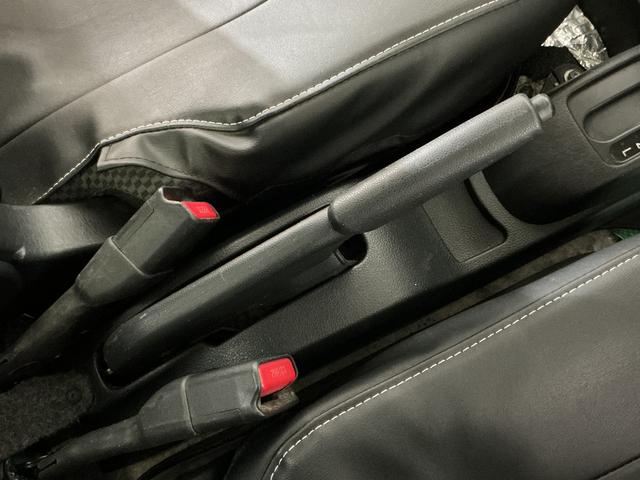 ハイゼットトラックジャンボＳＡIIIｔ　４ＷＤ　ＣＤオーディオ　４速オートマ車４ＷＤ　ＣＤオーディオ　４速オートマ車　リアコーナーセンサー　荷台作業灯　３方開　ＬＥＤヘッドライト　オートライト　ドアバイザー　フォグライト　キーレスエントリー　スペアキー有り　マニュアルエアコン（京都府）の中古車