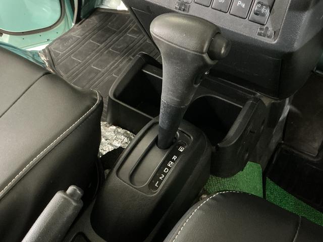 ハイゼットトラックジャンボＳＡIIIｔ　４ＷＤ　ＣＤオーディオ　４速オートマ車４ＷＤ　ＣＤオーディオ　４速オートマ車　リアコーナーセンサー　荷台作業灯　３方開　ＬＥＤヘッドライト　オートライト　ドアバイザー　フォグライト　キーレスエントリー　スペアキー有り　マニュアルエアコン（京都府）の中古車