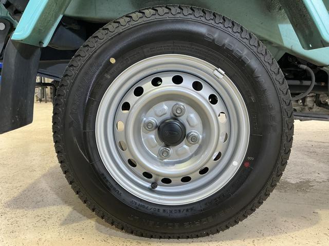 ハイゼットトラックジャンボＳＡIIIｔ　４ＷＤ　ＣＤオーディオ　４速オートマ車４ＷＤ　ＣＤオーディオ　４速オートマ車　リアコーナーセンサー　荷台作業灯　３方開　ＬＥＤヘッドライト　オートライト　ドアバイザー　フォグライト　キーレスエントリー　スペアキー有り　マニュアルエアコン（京都府）の中古車