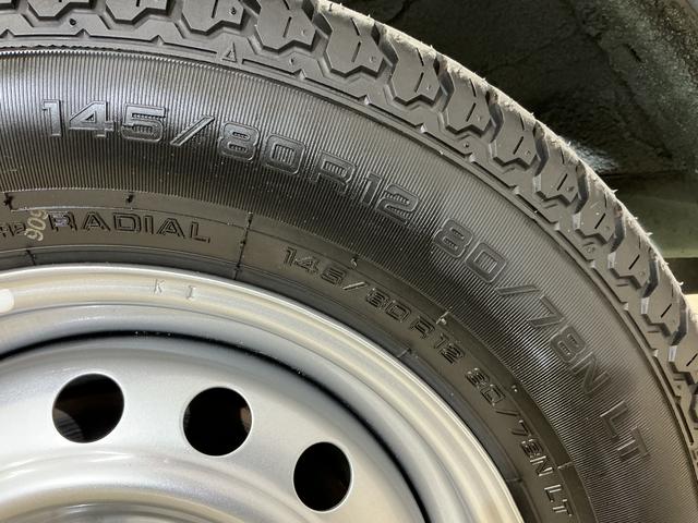 ハイゼットトラックジャンボＳＡIIIｔ　４ＷＤ　ＣＤオーディオ　４速オートマ車４ＷＤ　ＣＤオーディオ　４速オートマ車　リアコーナーセンサー　荷台作業灯　３方開　ＬＥＤヘッドライト　オートライト　ドアバイザー　フォグライト　キーレスエントリー　スペアキー有り　マニュアルエアコン（京都府）の中古車