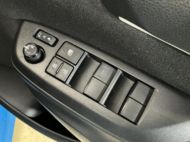 ヤリスハイブリッドＺ　ワンオーナー　ナビ　全方位カメラ　ＥＴＣワンオーナー　ナビ　パノラミックビューモニター　ＥＴＣ　前後ドライブレコーダー　ブラインドスポットモニター　前席シートヒーター　アダプティブクルーズコントロール　Ｂｌｕｅｔｏｏｔｈ　ヘルプネット（京都府）の中古車