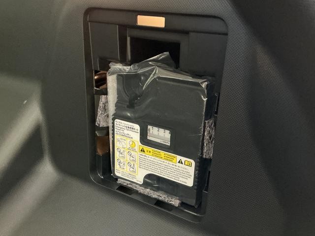 ロッキープレミアムＧ　ＨＥＶ　ナビ　全方位カメラ　ＥＴＣ　ドラレコナビ　パノラマモニター　ＥＴＣ　ドライブレコーダー　前後コーナーセンサー　前席シートヒーター　アダプティブクルーズコントロール　電子パーキング　オートブレーキホールド　オートマチックハイビーム　ＵＳＢ（京都府）の中古車