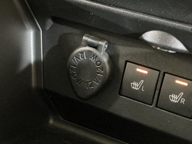 ロッキープレミアムＧ　ＨＥＶ　ナビ　全方位カメラ　ＥＴＣ　ドラレコナビ　パノラマモニター　ＥＴＣ　ドライブレコーダー　前後コーナーセンサー　前席シートヒーター　アダプティブクルーズコントロール　電子パーキング　オートブレーキホールド　オートマチックハイビーム　ＵＳＢ（京都府）の中古車