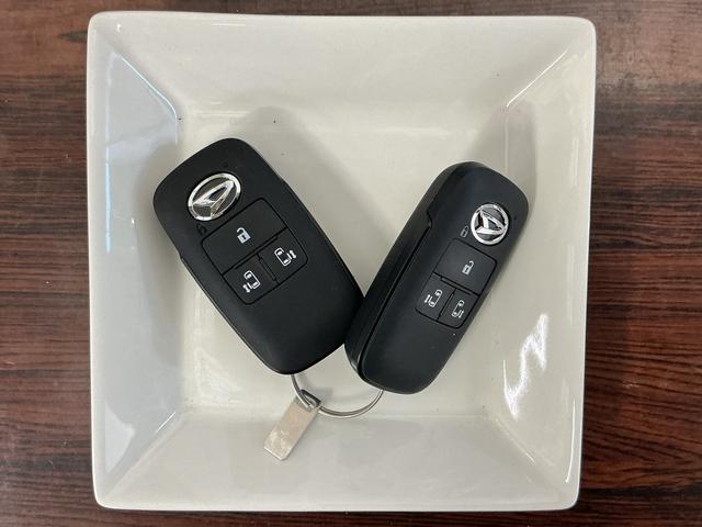 ムーヴキャンバスストライプスＧ　届出済未使用車　４ＷＤ　バックカメラ届出済未使用車　４ＷＤ　スマートアシスト　バックカメラ　ＬＥＤヘッドライト　プッシュボタンエンジンスタート　両側リヤパワースライドドア　コーナーセンサー　オートエアコン　オートライト　シートヒーター（京都府）の中古車