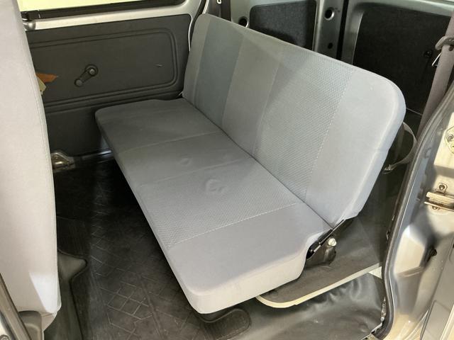 ハイゼットカーゴＤＸ　ワンオーナー　５速ＭＴ車　４ＷＤ　ＣＤオーディオワンオーナー　５速ＭＴ車　４ＷＤ　ＣＤオーディオ　ラバーマット　キーレスエントリー　ドアバイザー　マニュアルエアコン　ヘッドライトレべライザー　シガーソケット　スペアタイヤ（京都府）の中古車