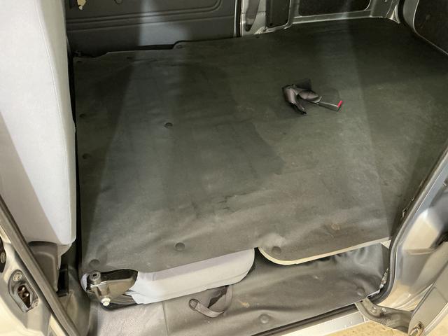 ハイゼットカーゴＤＸ　ワンオーナー　５速ＭＴ車　４ＷＤ　ＣＤオーディオワンオーナー　５速ＭＴ車　４ＷＤ　ＣＤオーディオ　ラバーマット　キーレスエントリー　ドアバイザー　マニュアルエアコン　ヘッドライトレべライザー　シガーソケット　スペアタイヤ（京都府）の中古車