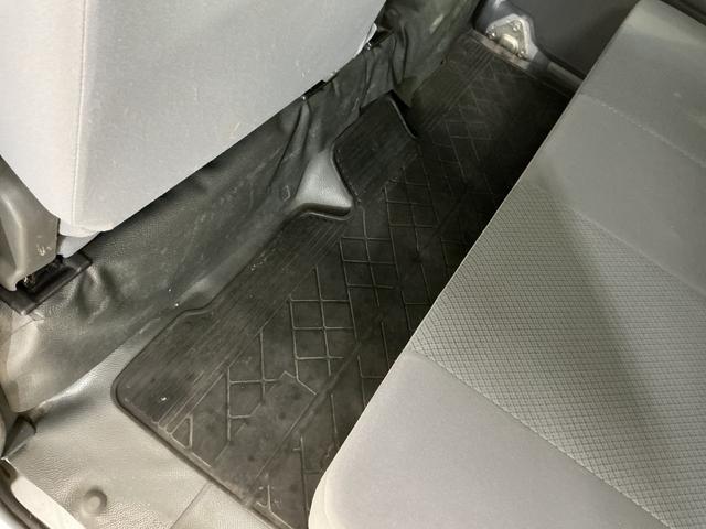 ハイゼットカーゴＤＸ　ワンオーナー　５速ＭＴ車　４ＷＤ　ＣＤオーディオワンオーナー　５速ＭＴ車　４ＷＤ　ＣＤオーディオ　ラバーマット　キーレスエントリー　ドアバイザー　マニュアルエアコン　ヘッドライトレべライザー　シガーソケット　スペアタイヤ（京都府）の中古車