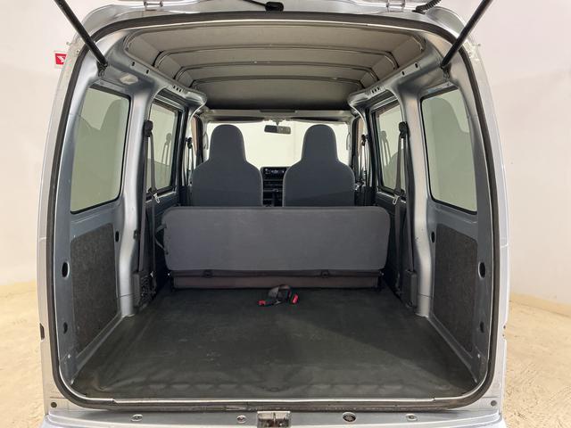 ハイゼットカーゴＤＸ　ワンオーナー　５速ＭＴ車　４ＷＤ　ＣＤオーディオワンオーナー　５速ＭＴ車　４ＷＤ　ＣＤオーディオ　ラバーマット　キーレスエントリー　ドアバイザー　マニュアルエアコン　ヘッドライトレべライザー　シガーソケット　スペアタイヤ（京都府）の中古車