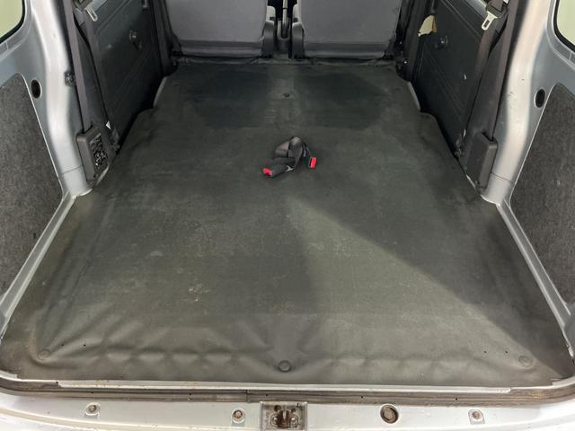 ハイゼットカーゴＤＸ　ワンオーナー　５速ＭＴ車　４ＷＤ　ＣＤオーディオワンオーナー　５速ＭＴ車　４ＷＤ　ＣＤオーディオ　ラバーマット　キーレスエントリー　ドアバイザー　マニュアルエアコン　ヘッドライトレべライザー　シガーソケット　スペアタイヤ（京都府）の中古車