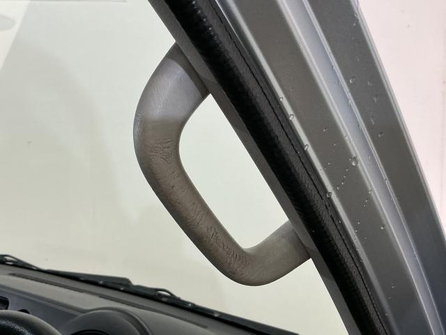 ハイゼットカーゴＤＸ　ワンオーナー　５速ＭＴ車　４ＷＤ　ＣＤオーディオワンオーナー　５速ＭＴ車　４ＷＤ　ＣＤオーディオ　ラバーマット　キーレスエントリー　ドアバイザー　マニュアルエアコン　ヘッドライトレべライザー　シガーソケット　スペアタイヤ（京都府）の中古車