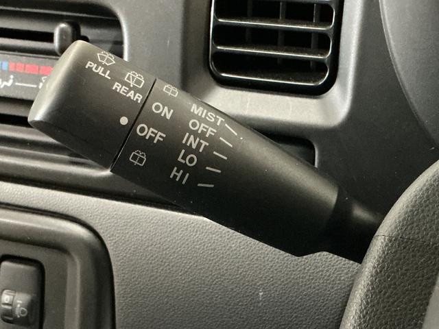 ハイゼットカーゴＤＸ　ワンオーナー　５速ＭＴ車　４ＷＤ　ＣＤオーディオワンオーナー　５速ＭＴ車　４ＷＤ　ＣＤオーディオ　ラバーマット　キーレスエントリー　ドアバイザー　マニュアルエアコン　ヘッドライトレべライザー　シガーソケット　スペアタイヤ（京都府）の中古車