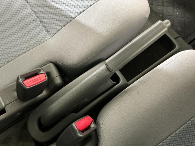 ハイゼットカーゴＤＸ　ワンオーナー　５速ＭＴ車　４ＷＤ　ＣＤオーディオワンオーナー　５速ＭＴ車　４ＷＤ　ＣＤオーディオ　ラバーマット　キーレスエントリー　ドアバイザー　マニュアルエアコン　ヘッドライトレべライザー　シガーソケット　スペアタイヤ（京都府）の中古車