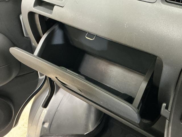 ハイゼットカーゴＤＸ　ワンオーナー　５速ＭＴ車　４ＷＤ　ＣＤオーディオワンオーナー　５速ＭＴ車　４ＷＤ　ＣＤオーディオ　ラバーマット　キーレスエントリー　ドアバイザー　マニュアルエアコン　ヘッドライトレべライザー　シガーソケット　スペアタイヤ（京都府）の中古車