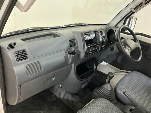 ハイゼットトラックスペシャル　５速ＭＴ車　４ＷＤ　ラジオデッキ　３方開５速ＭＴ車　４ＷＤ　ラジオデッキ　３方開　ドアバイザー　スペアキー有り　マニュアルエアコン　ヘッドライトレべライザー　シガーソケット　スペアタイヤ　バッテリーカバー　ラバーマット　パワーステアリング（京都府）の中古車