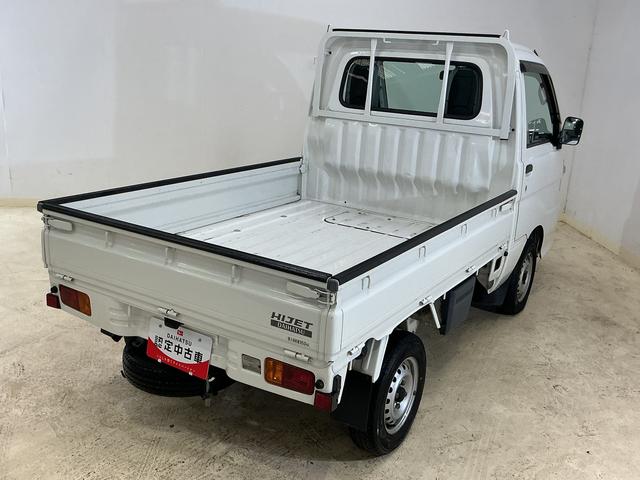 ハイゼットトラックスペシャル　５速ＭＴ車　４ＷＤ　ラジオデッキ　３方開５速ＭＴ車　４ＷＤ　ラジオデッキ　３方開　ドアバイザー　スペアキー有り　マニュアルエアコン　ヘッドライトレべライザー　シガーソケット　スペアタイヤ　バッテリーカバー　ラバーマット　パワーステアリング（京都府）の中古車