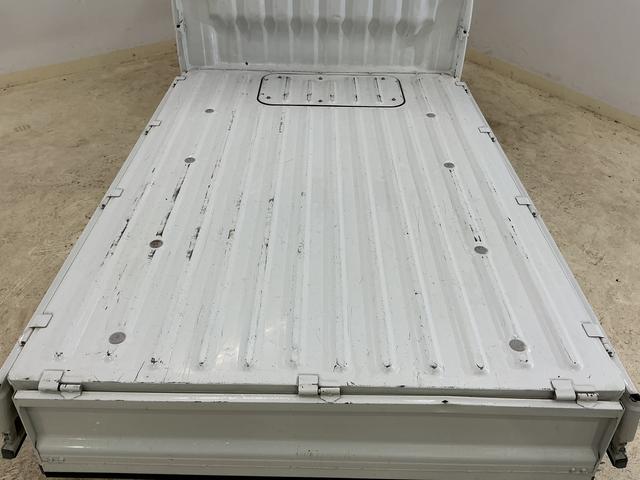 ハイゼットトラックスペシャル　５速ＭＴ車　４ＷＤ　ラジオデッキ　３方開５速ＭＴ車　４ＷＤ　ラジオデッキ　３方開　ドアバイザー　スペアキー有り　マニュアルエアコン　ヘッドライトレべライザー　シガーソケット　スペアタイヤ　バッテリーカバー　ラバーマット　パワーステアリング（京都府）の中古車