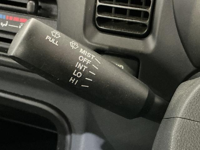 ハイゼットトラックスペシャル　５速ＭＴ車　４ＷＤ　ラジオデッキ　３方開５速ＭＴ車　４ＷＤ　ラジオデッキ　３方開　ドアバイザー　スペアキー有り　マニュアルエアコン　ヘッドライトレべライザー　シガーソケット　スペアタイヤ　バッテリーカバー　ラバーマット　パワーステアリング（京都府）の中古車