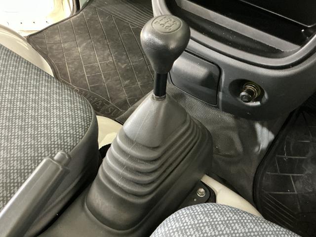 ハイゼットトラックスペシャル　５速ＭＴ車　４ＷＤ　ラジオデッキ　３方開５速ＭＴ車　４ＷＤ　ラジオデッキ　３方開　ドアバイザー　スペアキー有り　マニュアルエアコン　ヘッドライトレべライザー　シガーソケット　スペアタイヤ　バッテリーカバー　ラバーマット　パワーステアリング（京都府）の中古車