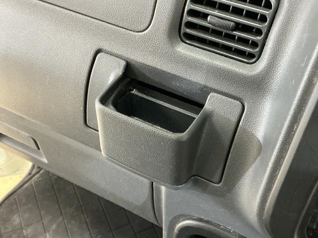 ハイゼットトラックスペシャル　５速ＭＴ車　４ＷＤ　ラジオデッキ　３方開５速ＭＴ車　４ＷＤ　ラジオデッキ　３方開　ドアバイザー　スペアキー有り　マニュアルエアコン　ヘッドライトレべライザー　シガーソケット　スペアタイヤ　バッテリーカバー　ラバーマット　パワーステアリング（京都府）の中古車