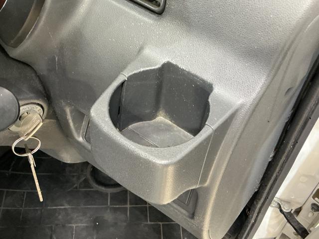 ハイゼットトラックスペシャル　５速ＭＴ車　４ＷＤ　ラジオデッキ　３方開５速ＭＴ車　４ＷＤ　ラジオデッキ　３方開　ドアバイザー　スペアキー有り　マニュアルエアコン　ヘッドライトレべライザー　シガーソケット　スペアタイヤ　バッテリーカバー　ラバーマット　パワーステアリング（京都府）の中古車