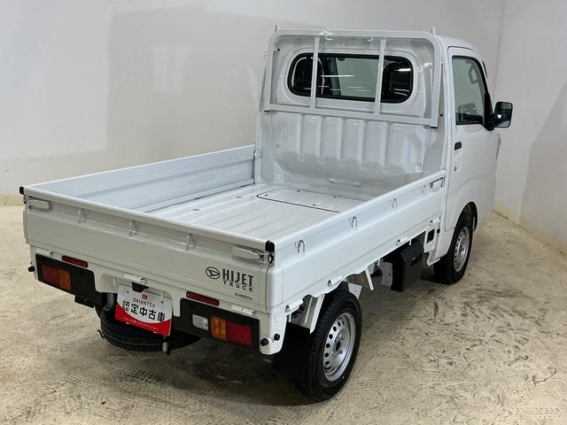 ハイゼットトラックスタンダード　ワンオーナー　４ＷＤ　ＣＶＴ車　ラジオデッキワンオーナー　４ＷＤ　ＣＶＴ車　ラジオデッキ　リアコーナーセンサー　オートマチックハイビーム　３方開　横滑り防止装置　オートライト　マニュアルエアコン　スマートアシスト　ヘッドライトレべライザー（京都府）の中古車