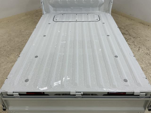 ハイゼットトラックスタンダード　ワンオーナー　４ＷＤ　ＣＶＴ車　ラジオデッキワンオーナー　４ＷＤ　ＣＶＴ車　ラジオデッキ　リアコーナーセンサー　オートマチックハイビーム　３方開　横滑り防止装置　オートライト　マニュアルエアコン　スマートアシスト　ヘッドライトレべライザー（京都府）の中古車